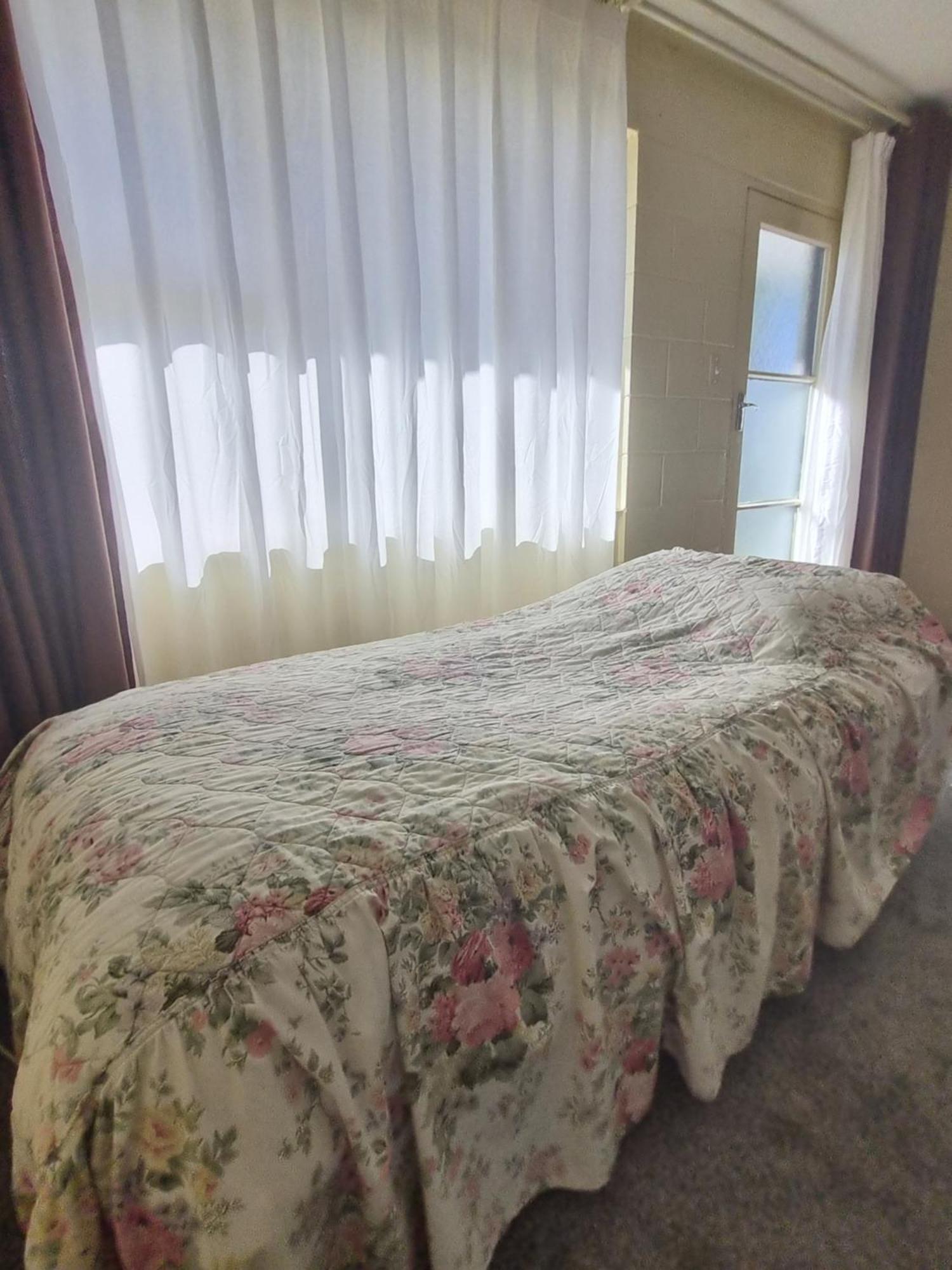 Cedar Lodge Motel Гамільтон Екстер'єр фото